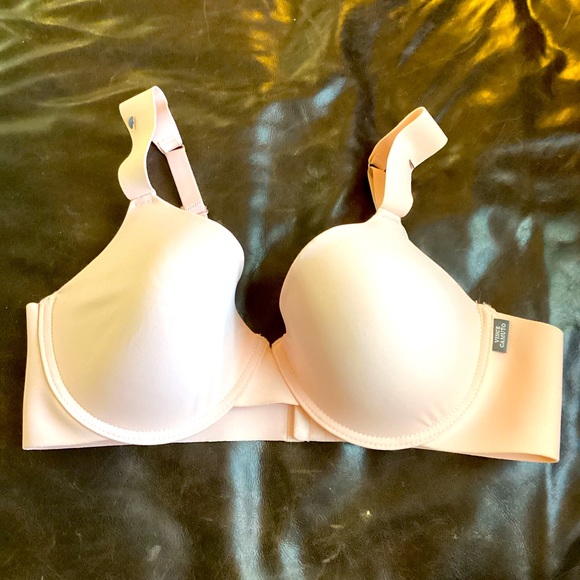Vince Camuto Other - NWOT Vince Camuto 38D Peach TShirt Bra